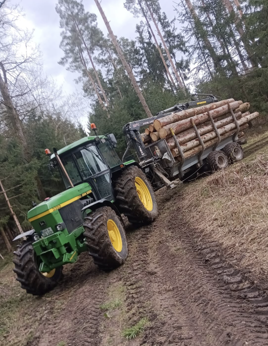 Holzrückung mit Traktor
